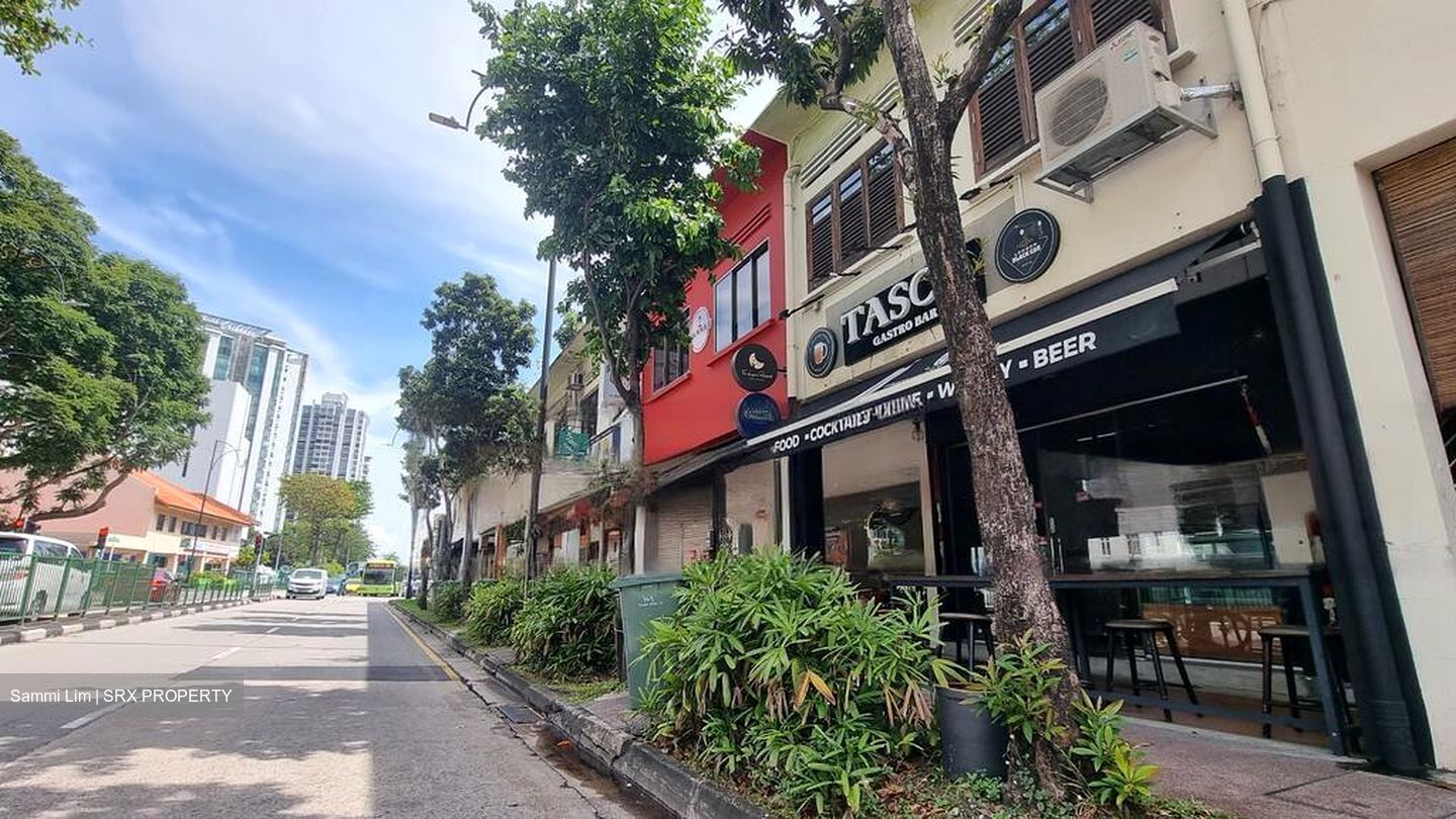Jalan Beringin (D15), Retail #481593351
